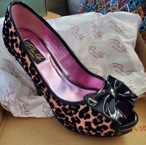 Pin-up Couture leopard print heels...